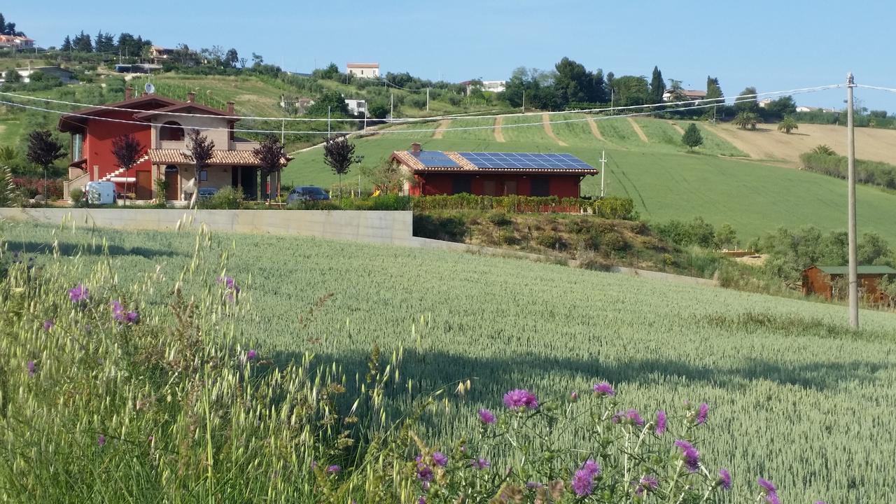 Country House Ciliegia Rossa Colonnella Exterior foto